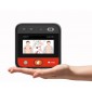 Defibrillatore semiautomatico HeartSave myPAD con display - Primedic in una mano